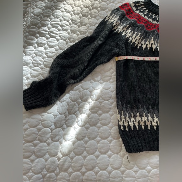 Old Navy Men’s Nordic Sweater - Picture 2 of 9